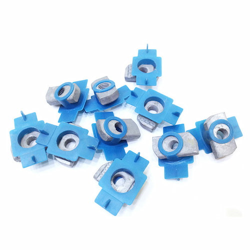 Plastic wing nut for tool-free fastening applications