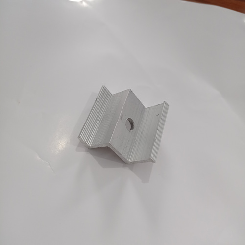 6005-T5 anodized aluminum end clamp for solar panels, compatible with RT-40 rail, 3.5mm thickness